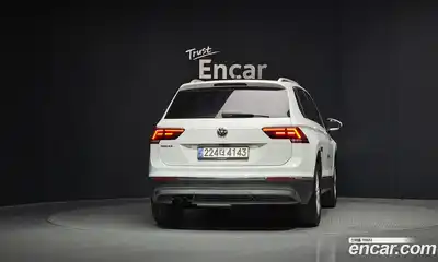 Volkswagen Tiguan 2020 2.0 Автомат в Москве № 499919, миниатюра 4