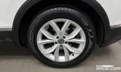 Volkswagen Tiguan 2020 2.0 Автомат в Москве № 499919, миниатюра 5