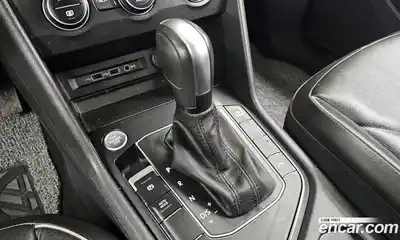 Volkswagen Tiguan 2020 2.0 Автомат в Москве № 499919, миниатюра 9