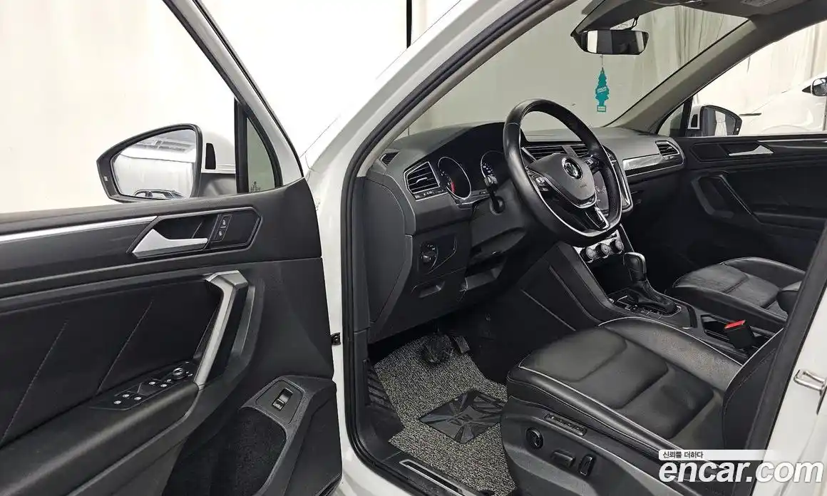 Volkswagen Tiguan 2020 2.0 Автомат в Москве № 499919, фото 10