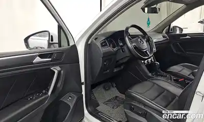 Volkswagen Tiguan 2020 2.0 Автомат в Москве № 499919, миниатюра 10