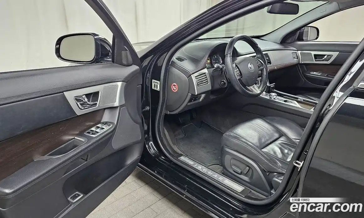 Jaguar XF 2012 2.2 Автомат в Москве № 500311, фото 10