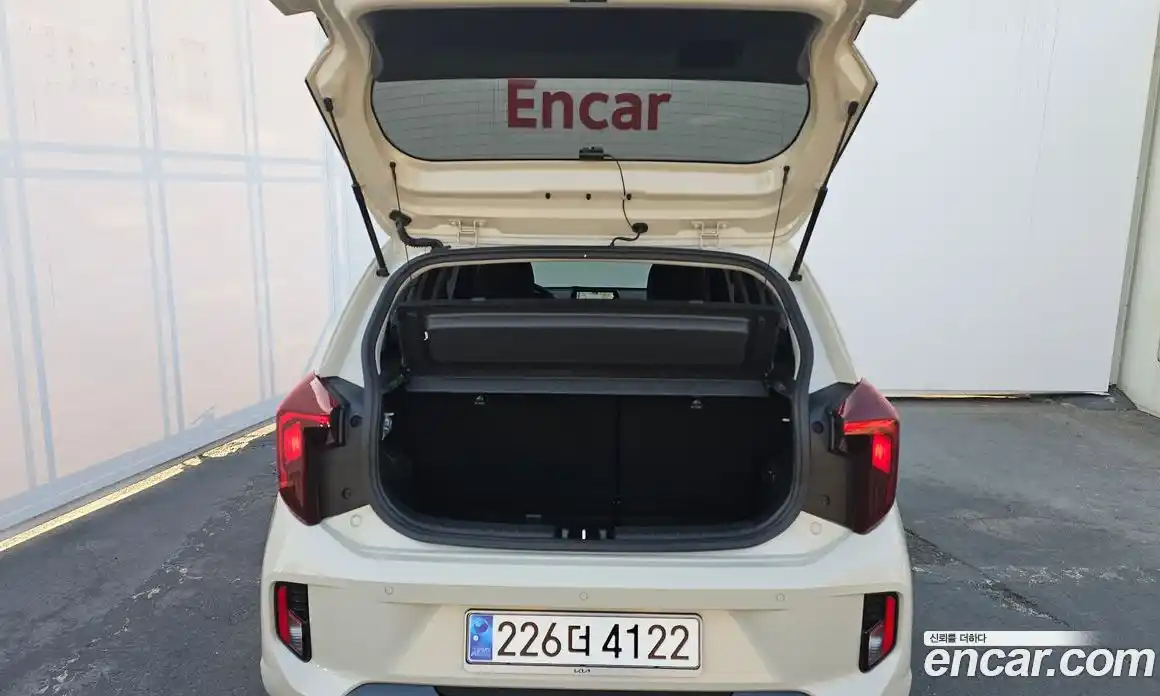 Kia Morning 2024 1.0 Автомат в Москве № 50833, фото 4