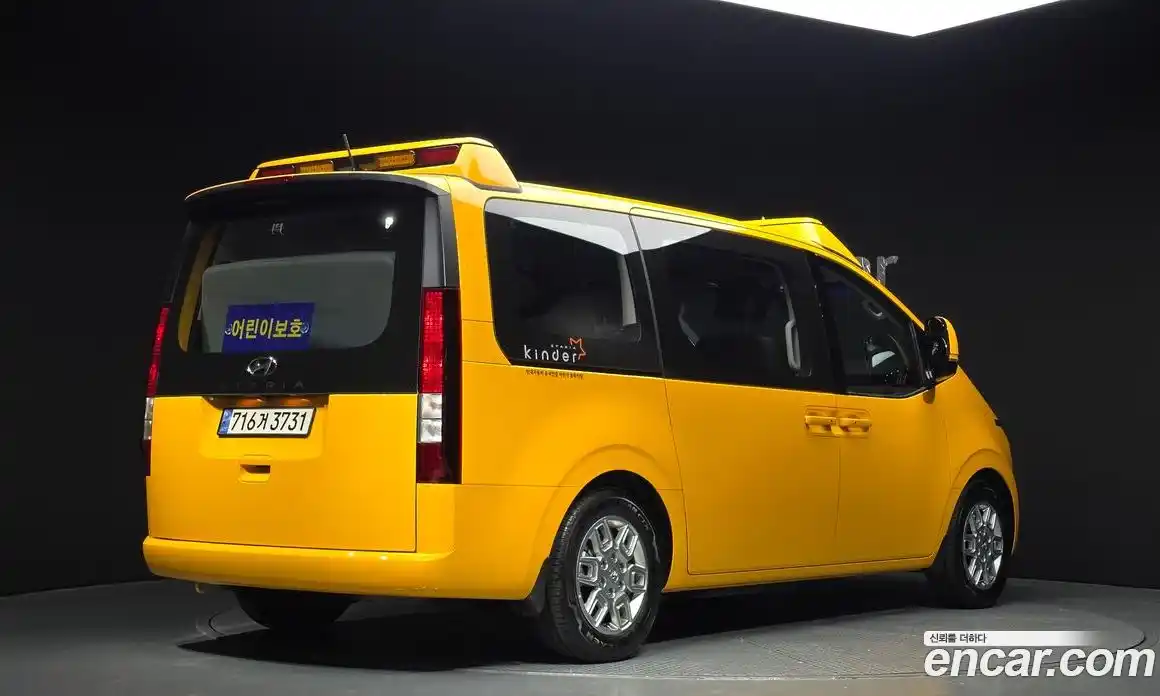 Hyundai Staria 2024 3.5 Автомат в Москве № 517227, фото 2