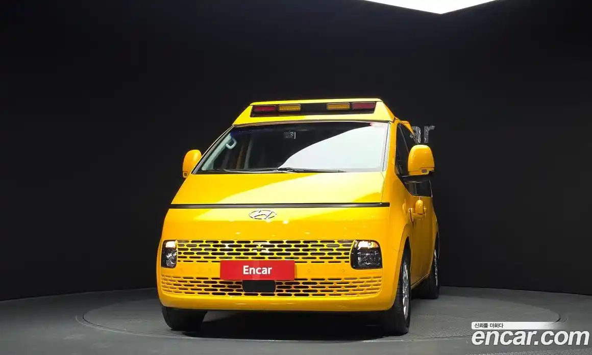 Hyundai Staria 2024 3.5 Автомат в Москве № 517227, фото 3