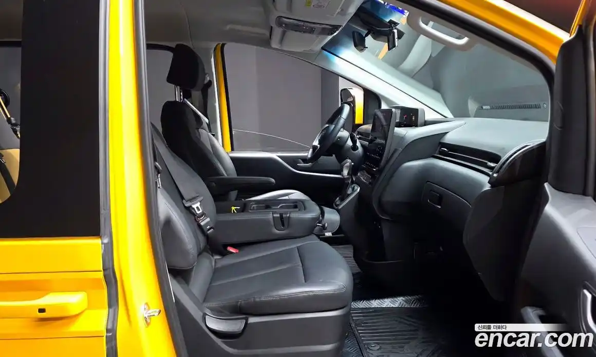 Hyundai Staria 2024 3.5 Автомат в Москве № 517227, фото 10