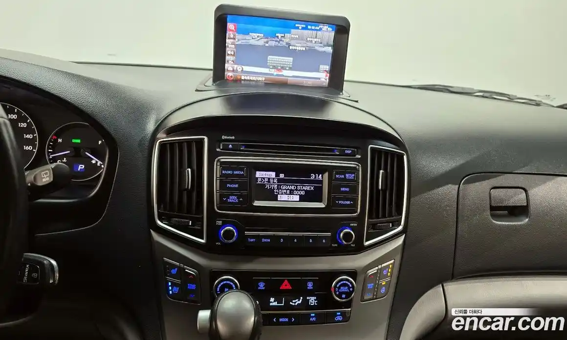 Hyundai Starex 2018 2.5 Автомат в Москве № 518918, фото 15