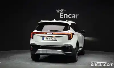 Kia Seltos 2023 1.6 Автомат в Москве № 520031, миниатюра 4