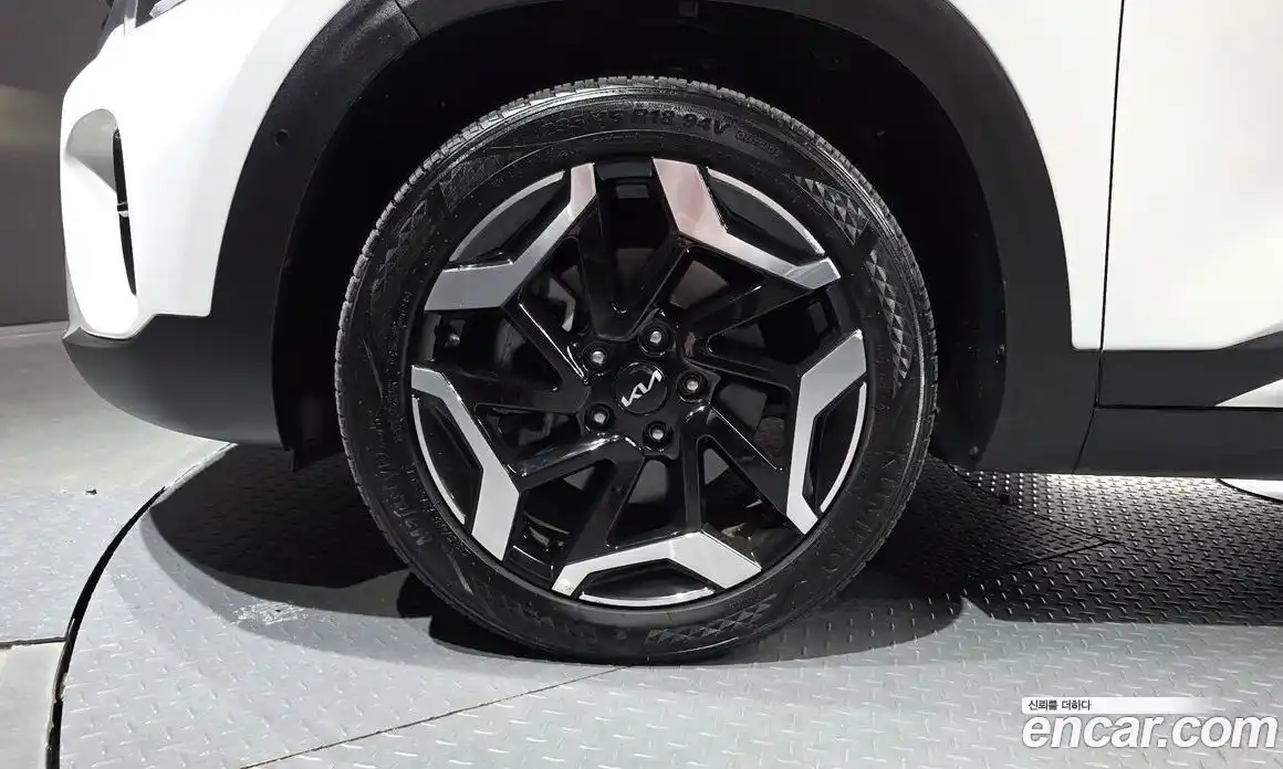 Kia Seltos 2023 1.6 Автомат в Москве № 520031, фото 5