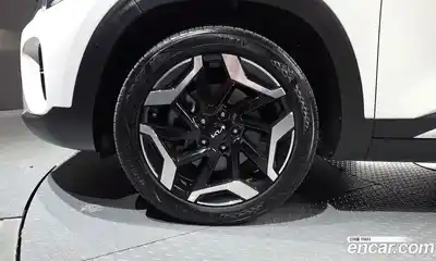 Kia Seltos 2023 1.6 Автомат в Москве № 520031, миниатюра 5