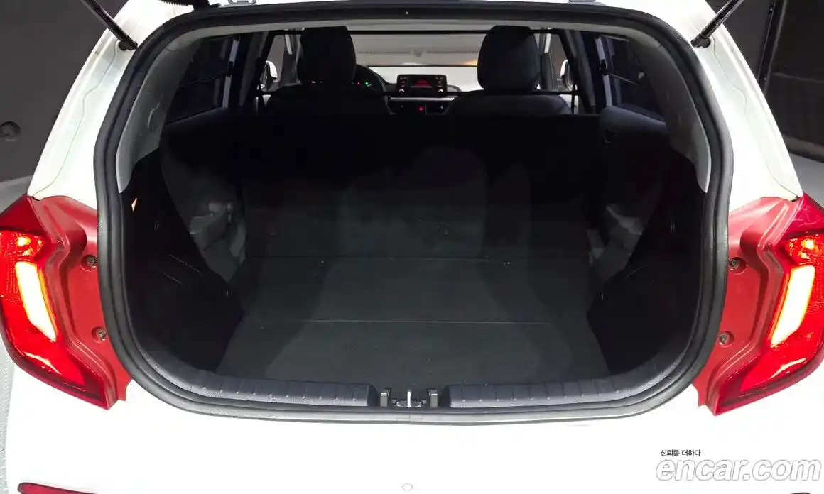 Kia Morning 2021 1.0 Автомат в Москве № 520236, фото 20