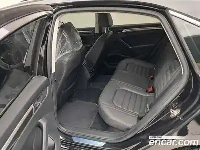 Volkswagen Passat 2018 2.0 Автомат в Москве № 521458, миниатюра 12
