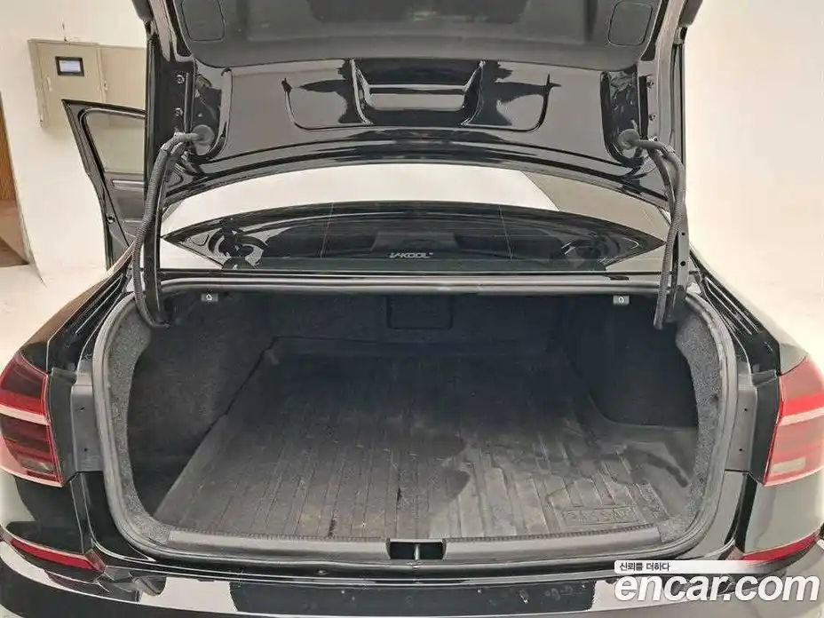 Volkswagen Passat 2018 2.0 Автомат в Москве № 521458, фото 18