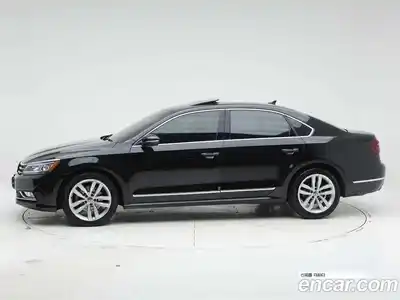 Volkswagen Passat 2018 2.0 Автомат в Москве № 521458, миниатюра 3