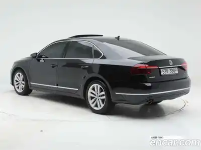 Volkswagen Passat 2018 2.0 Автомат в Москве № 521458, миниатюра 4