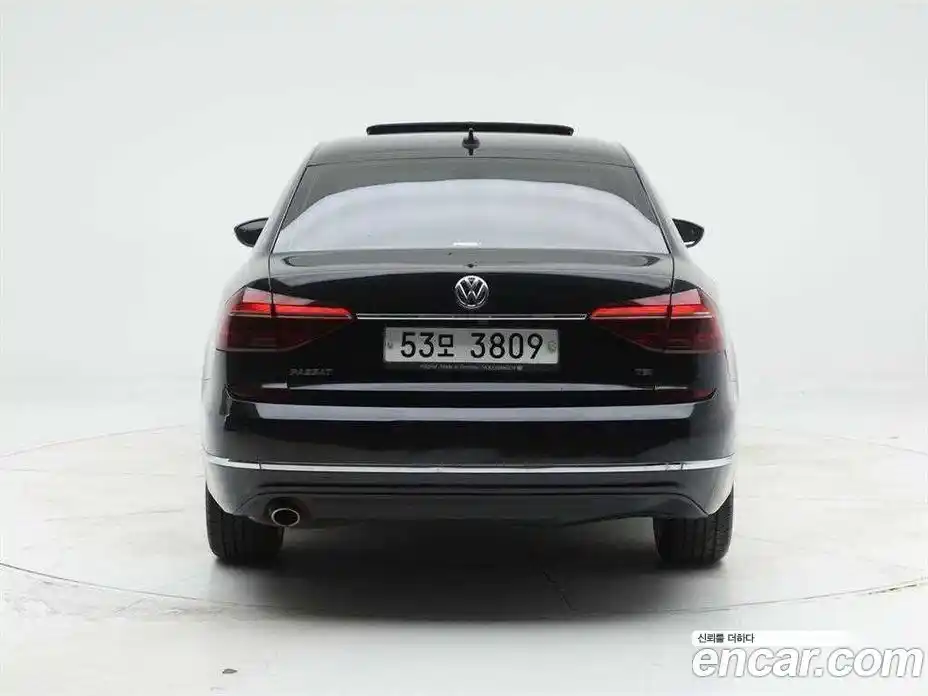 Volkswagen Passat 2018 2.0 Автомат в Москве № 521458, фото 5