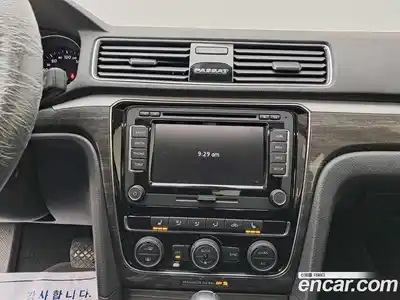 Volkswagen Passat 2018 2.0 Автомат в Москве № 521458, миниатюра 9