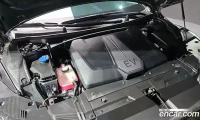 Kia EV6 2023 0.1 Автомат в Москве № 522825, миниатюра 6