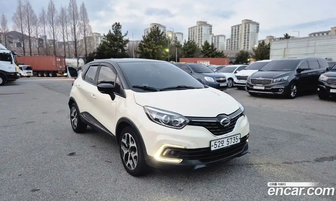 Renault QM3 2018 1.5 Автомат в Москве № 524360, фото 1