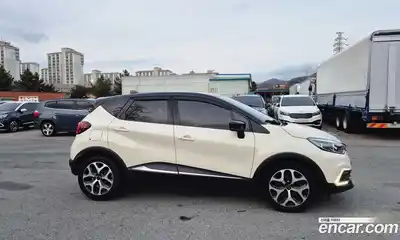 Renault QM3 2018 1.5 Автомат в Москве № 524360, миниатюра 8