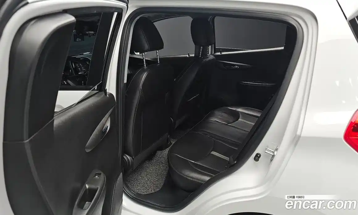 Chevrolet Spark 2022 1.0 Автомат в Москве № 527451, фото 12