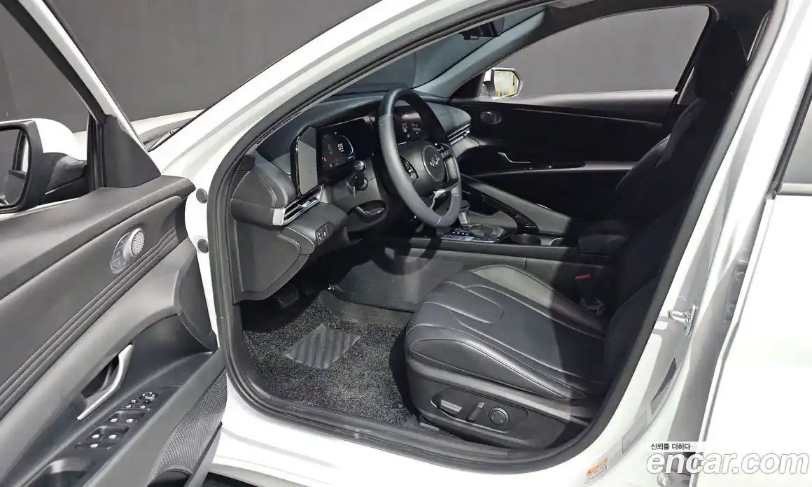 Hyundai Avante 2025 1.6 Автомат в Москве № 530119, фото 10