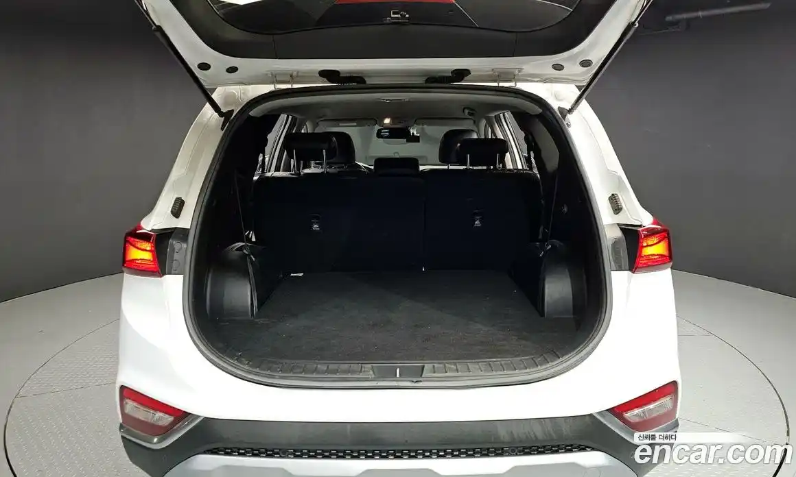 Hyundai Santa Fe 2020 2.2 Автомат в Москве № 530236, фото 20