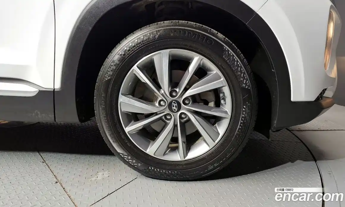 Hyundai Santa Fe 2020 2.2 Автомат в Москве № 530236, фото 5