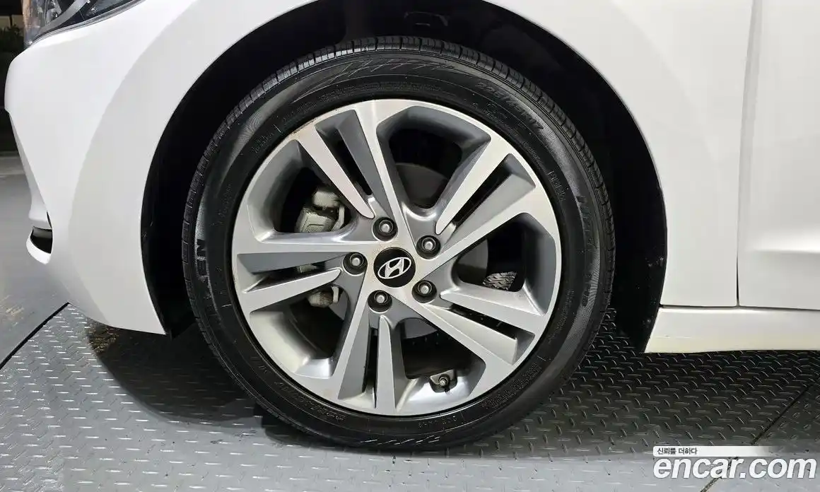 Hyundai Avante 2018 1.6 Автомат в Москве № 530727, фото 5