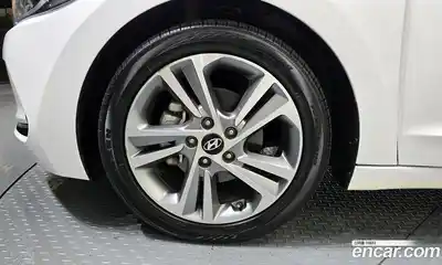 Hyundai Avante 2018 1.6 Автомат в Москве № 530727, миниатюра 5