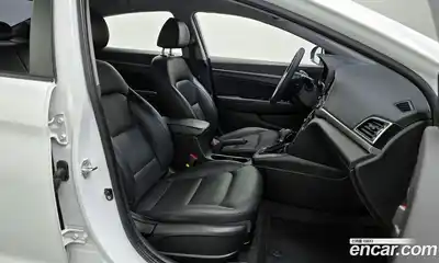 Hyundai Avante 2018 1.6 Автомат в Москве № 530727, миниатюра 10