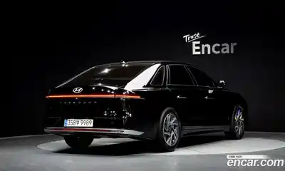 Hyundai Grandeur 2023 2.5 Автомат в Москве № 531358, миниатюра 2