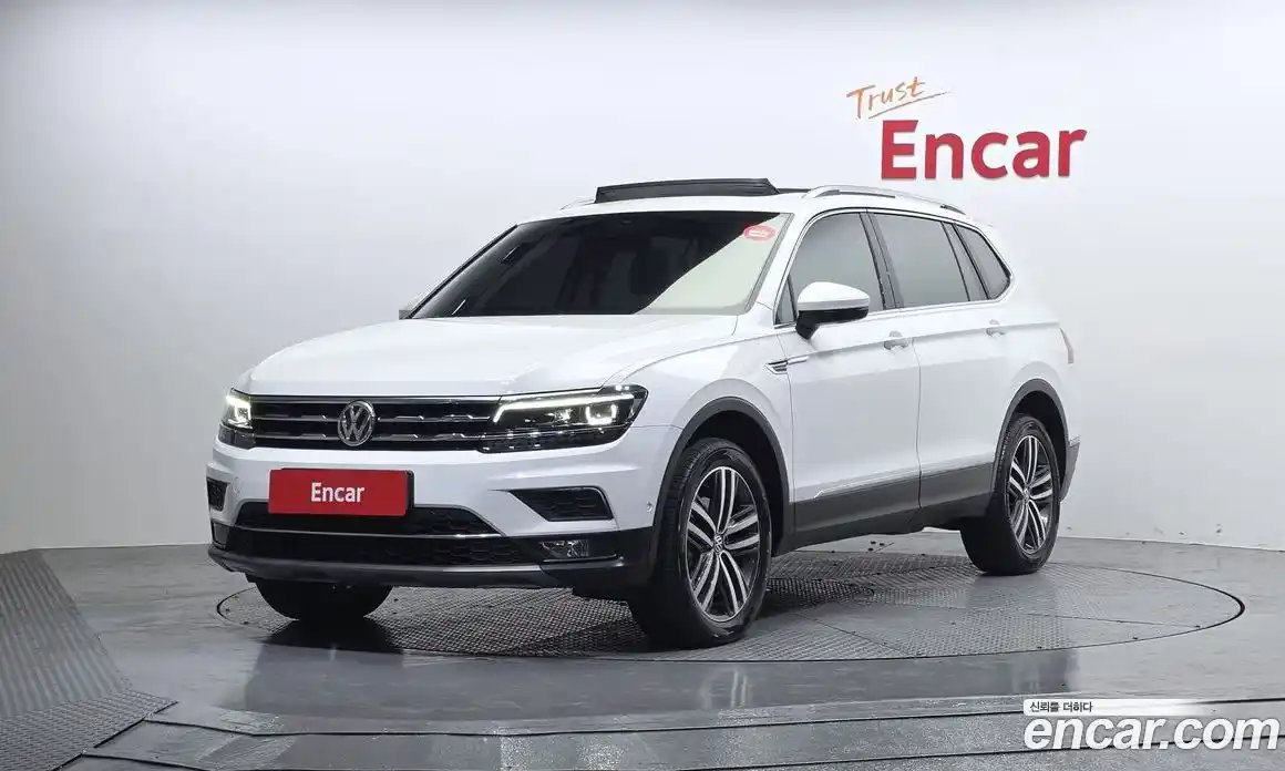 Volkswagen Tiguan 2020 2.0 Автомат в Москве № 531620, фото 1