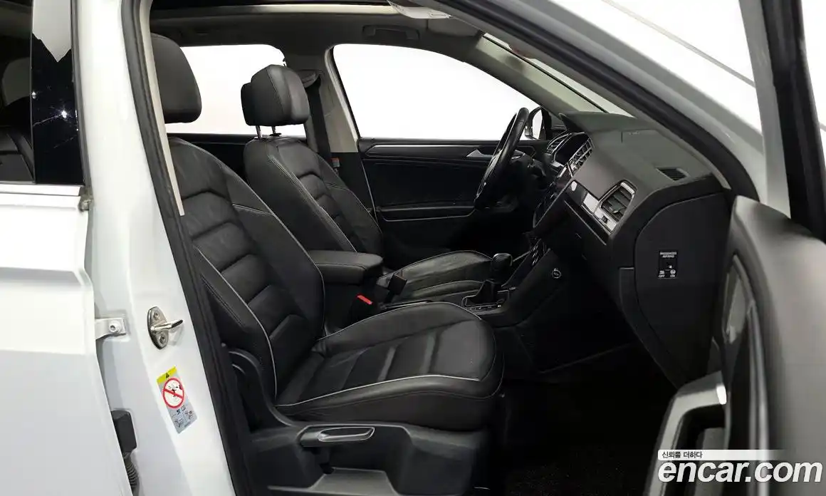 Volkswagen Tiguan 2020 2.0 Автомат в Москве № 531620, фото 11