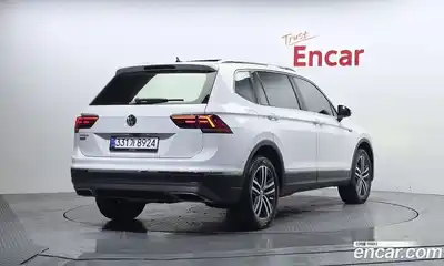 Volkswagen Tiguan 2020 2.0 Автомат в Москве № 531620, миниатюра 2