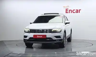Volkswagen Tiguan 2020 2.0 Автомат в Москве № 531620, миниатюра 3