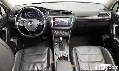 Volkswagen Tiguan 2020 2.0 Автомат в Москве № 531620, миниатюра 7