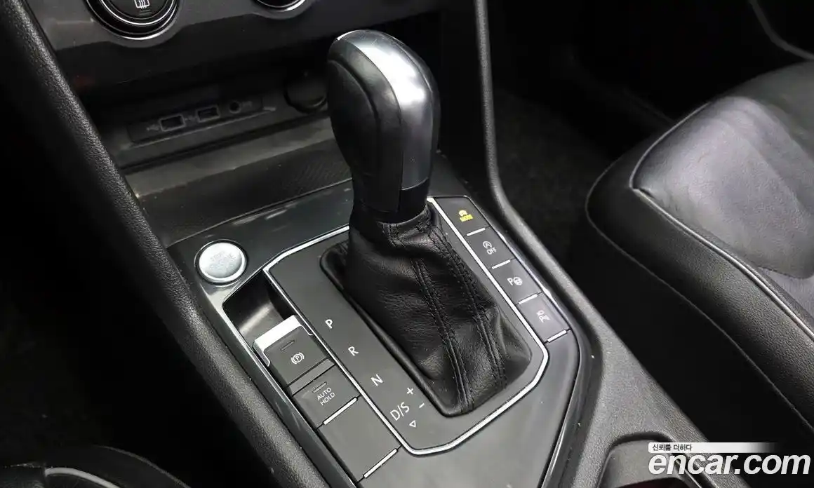 Volkswagen Tiguan 2020 2.0 Автомат в Москве № 531620, фото 9