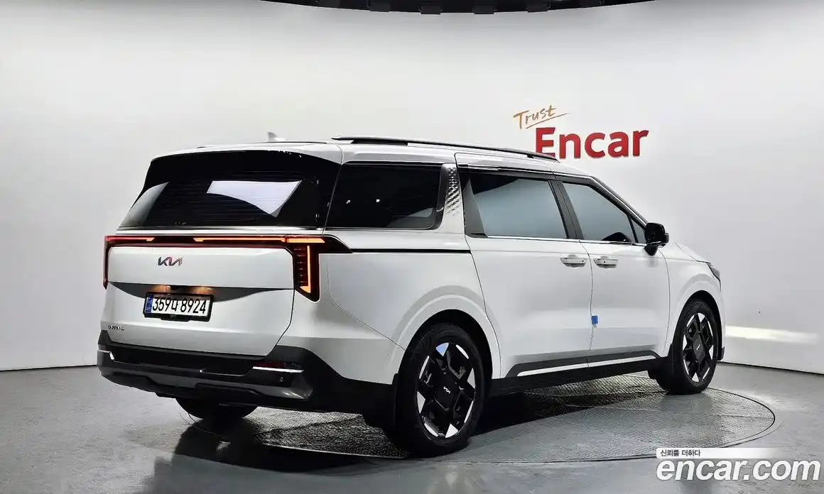 Kia Canival 2025 3.5 Автомат в Москве № 532727, фото 2