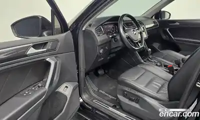 Volkswagen Tiguan 2020 2.0 Автомат в Москве № 532830, миниатюра 11