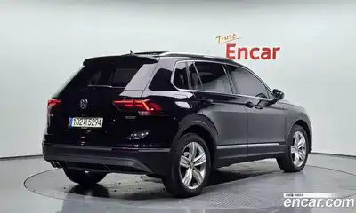 Volkswagen Tiguan 2020 2.0 Автомат в Москве № 532830, миниатюра 2