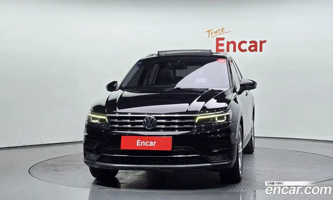 Volkswagen Tiguan 2020 2.0 Автомат в Москве № 532830, фото 3