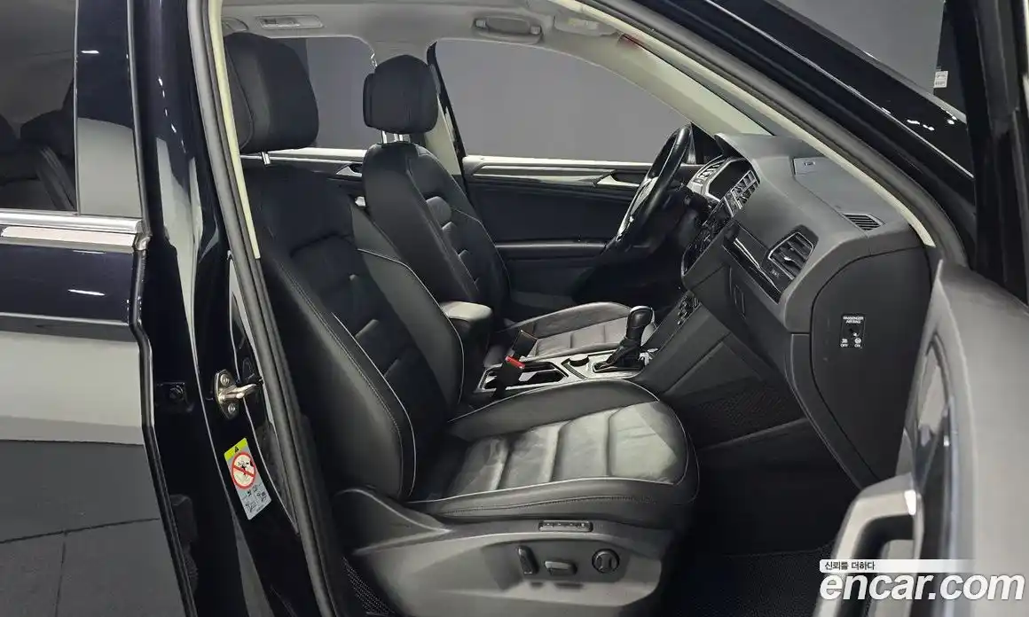 Volkswagen Tiguan 2020 2.0 Автомат в Москве № 532830, фото 10