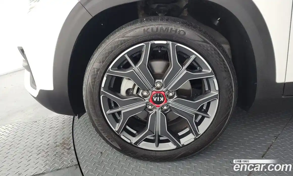 Kia Seltos 2020 1.6 Автомат в Москве № 534007, фото 5