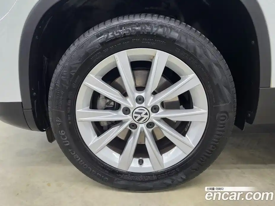 Volkswagen Tiguan 2016 2.0 Автомат в Москве № 534310, фото 15