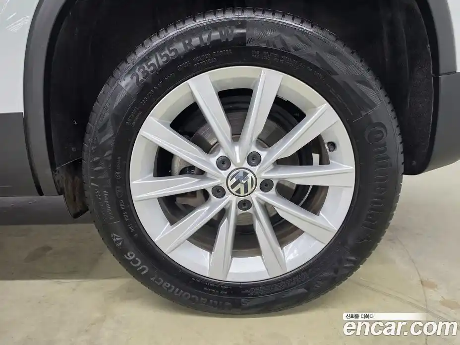 Volkswagen Tiguan 2016 2.0 Автомат в Москве № 534310, фото 16