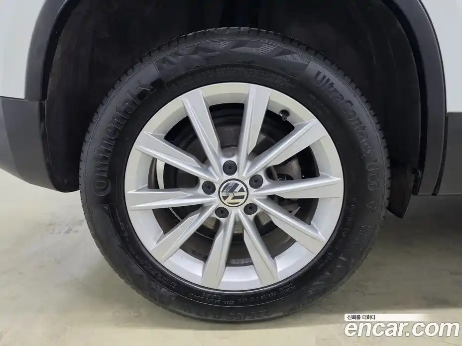 Volkswagen Tiguan 2016 2.0 Автомат в Москве № 534310, фото 17