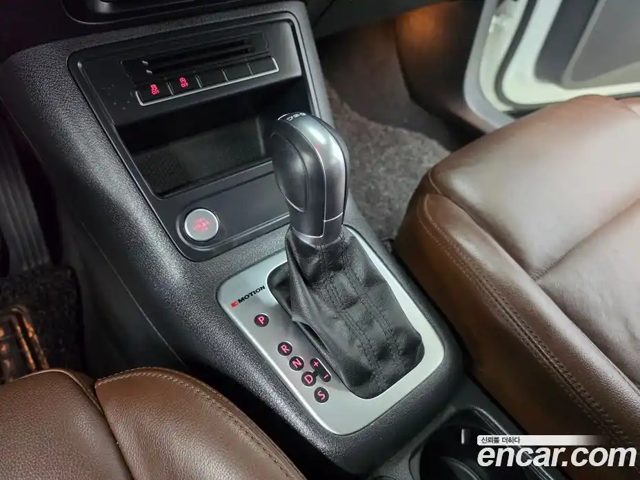 Volkswagen Tiguan 2016 2.0 Автомат в Москве № 534310, фото 9