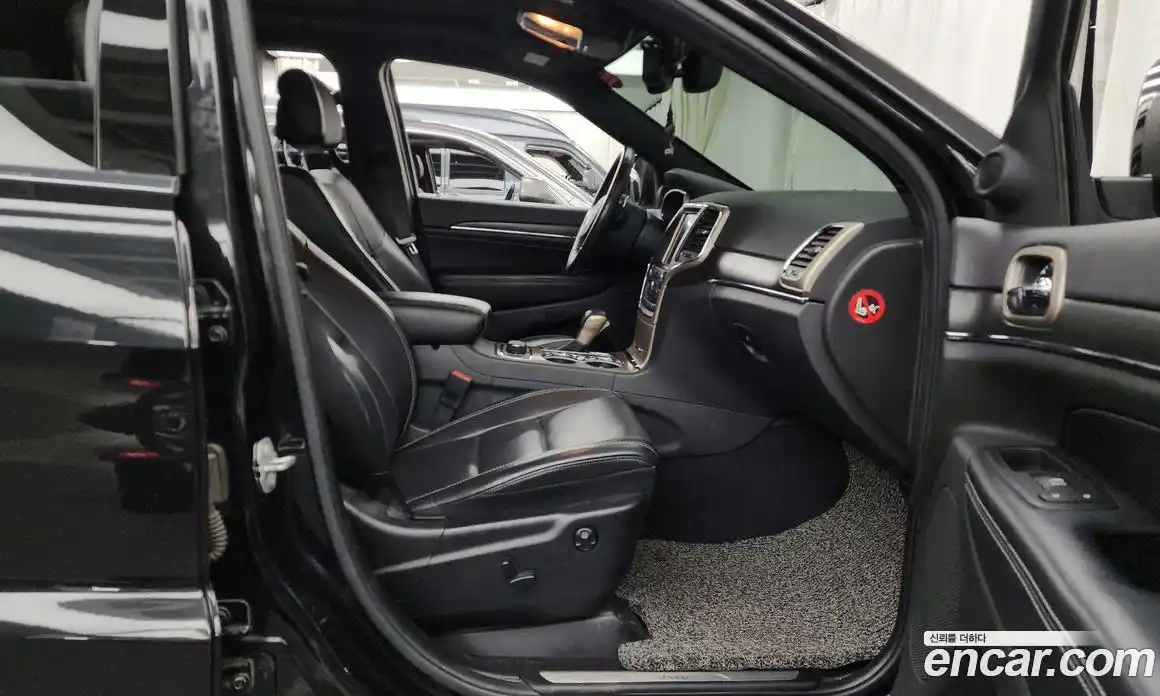 Jeep Cherokee 2016 3.0 Автомат в Москве № 534863, фото 11