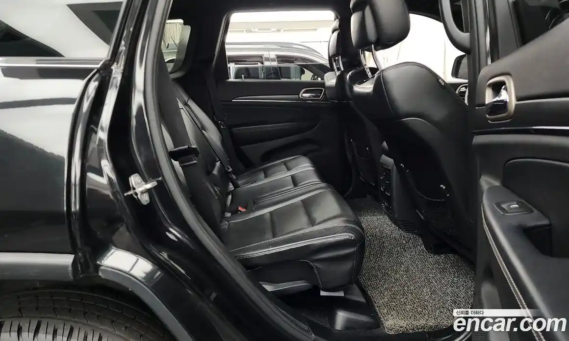 Jeep Cherokee 2016 3.0 Автомат в Москве № 534863, фото 12